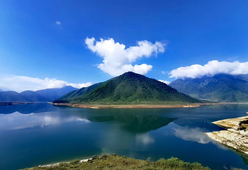 冶勒湖第 5 张图片